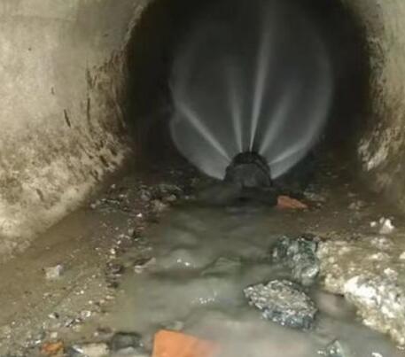 排湖风景区市政管道清淤